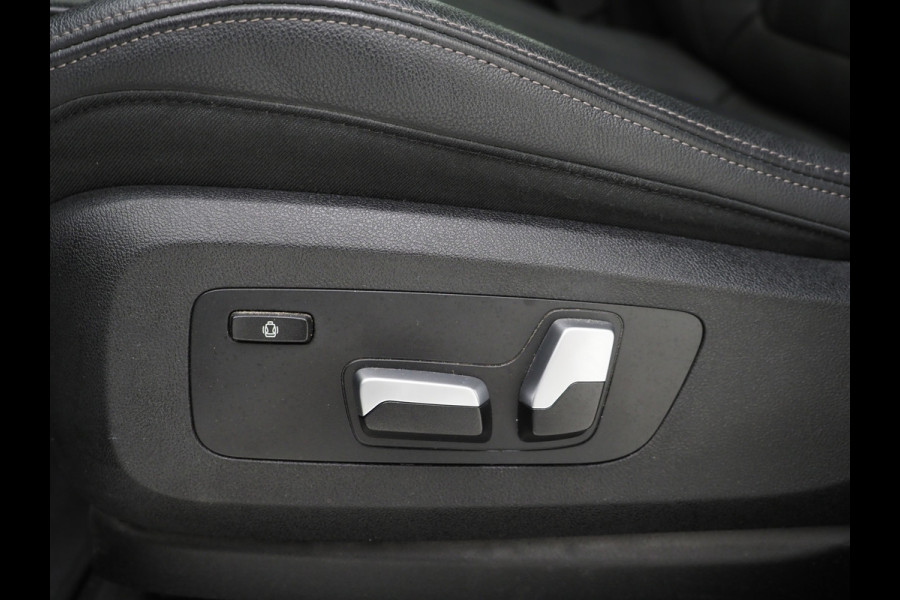 BMW X5 xDrive45e High Executive | Panoramadak | Leder | Trekhaak | Luchtvering | HUD | Camera | Sfeerlicht | Carplay