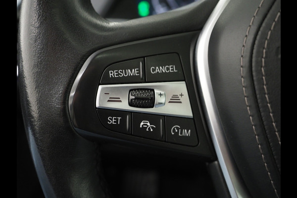 BMW X5 xDrive45e High Executive | Panoramadak | Leder | Trekhaak | Luchtvering | HUD | Camera | Sfeerlicht | Carplay