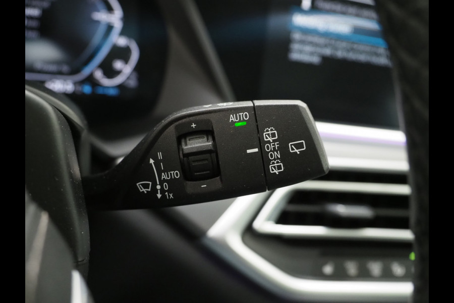 BMW X5 xDrive45e High Executive | Panoramadak | Leder | Trekhaak | Luchtvering | HUD | Camera | Sfeerlicht | Carplay