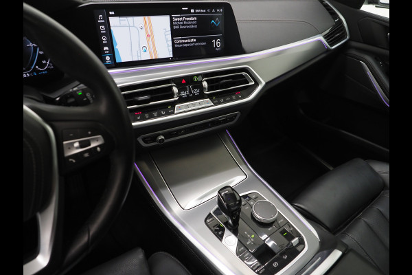 BMW X5 xDrive45e High Executive | Panoramadak | Leder | Trekhaak | Luchtvering | HUD | Camera | Sfeerlicht | Carplay