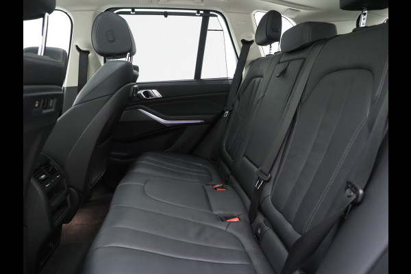 BMW X5 xDrive45e High Executive | Panoramadak | Leder | Trekhaak | Luchtvering | HUD | Camera | Sfeerlicht | Carplay