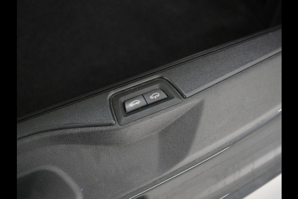 BMW X5 xDrive45e High Executive | Panoramadak | Leder | Trekhaak | Luchtvering | HUD | Camera | Sfeerlicht | Carplay