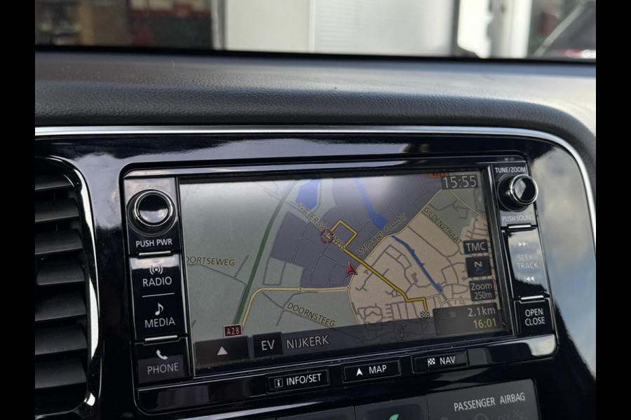 Mitsubishi Outlander 2.0 PHEV S-Edition PANODAK | LEDER | TREKHAAK