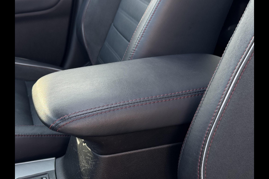 Mitsubishi Outlander 2.0 PHEV S-Edition PANODAK | LEDER | TREKHAAK