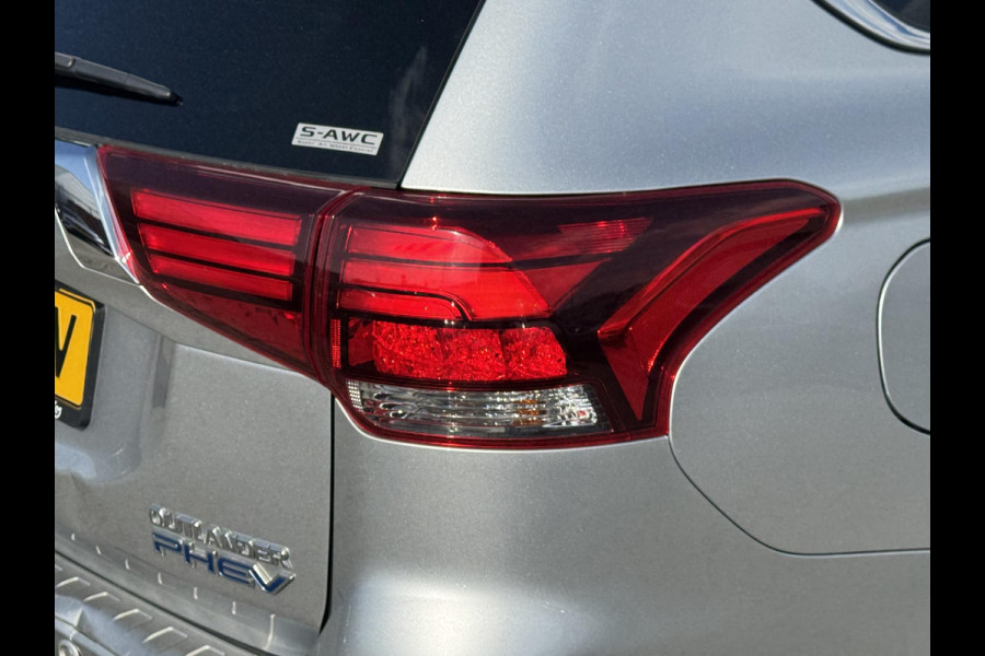 Mitsubishi Outlander 2.0 PHEV S-Edition PANODAK | LEDER | TREKHAAK
