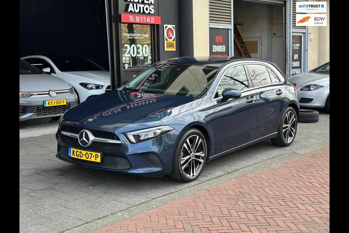 Mercedes-Benz A-Klasse 180 Business Leer Navi Carplay Sfeerverlichting