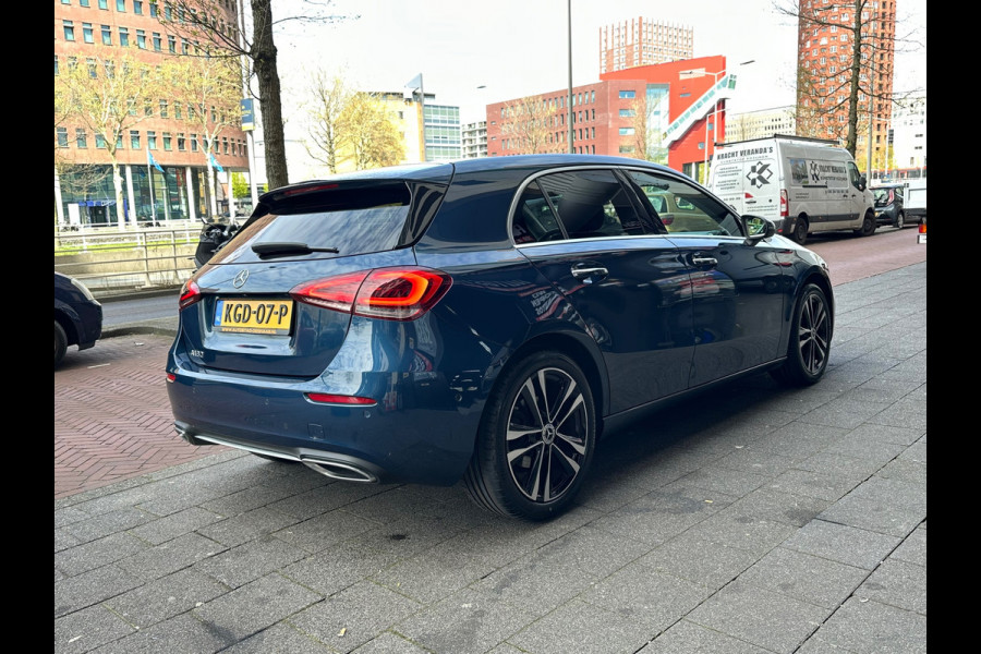 Mercedes-Benz A-Klasse 180 Business Leer Navi Carplay Sfeerverlichting