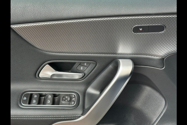 Mercedes-Benz A-Klasse 180 Business Leer Navi Carplay Sfeerverlichting
