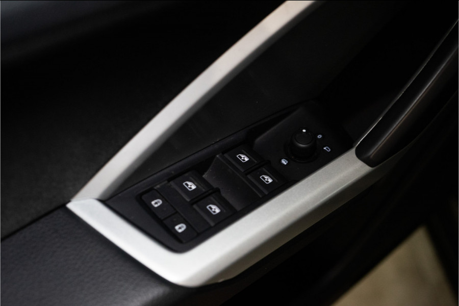 Audi Q3 Sportback 45 TFSI e Business Edition 245PK | Chronos | Carplay | Dodehoek | Stoelverw. | Garantie