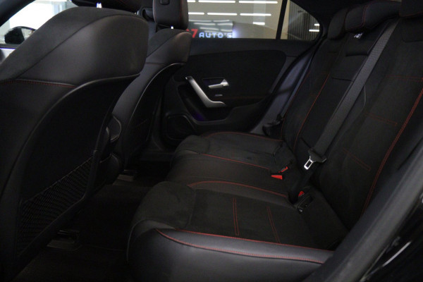 Mercedes-Benz A-Klasse 220 AMG-LINE Pano/Sfeer/Camera/Laneassist/Blindspot/VOL