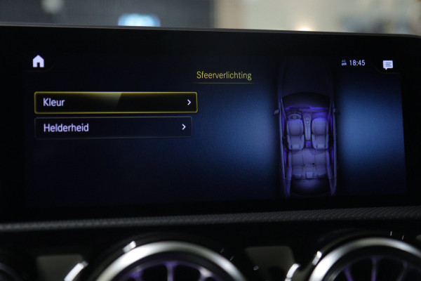 Mercedes-Benz A-Klasse 220 AMG-LINE Pano/Sfeer/Camera/Laneassist/Blindspot/VOL