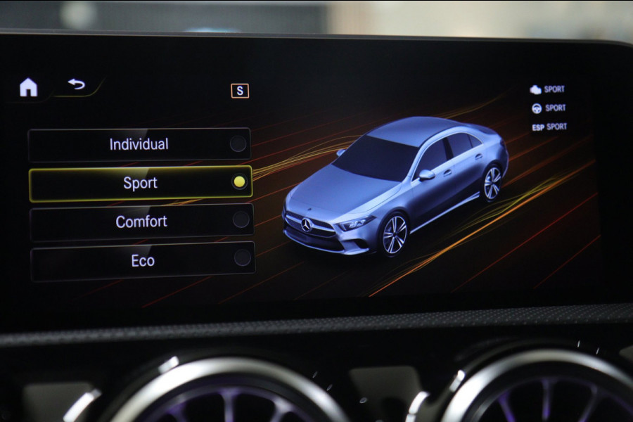 Mercedes-Benz A-Klasse 220 AMG-LINE Pano/Sfeer/Camera/Laneassist/Blindspot/VOL