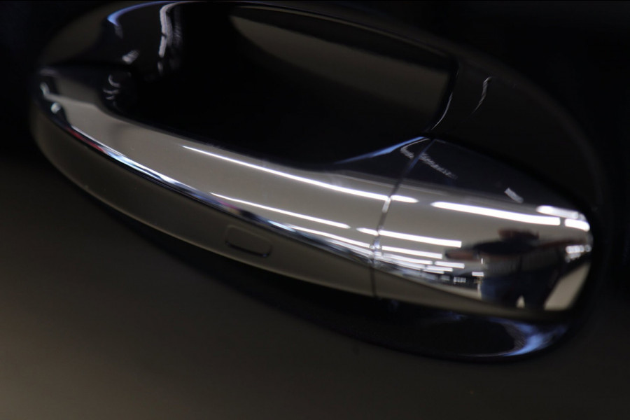 Mercedes-Benz A-Klasse 220 AMG-LINE Pano/Sfeer/Camera/Laneassist/Blindspot/VOL