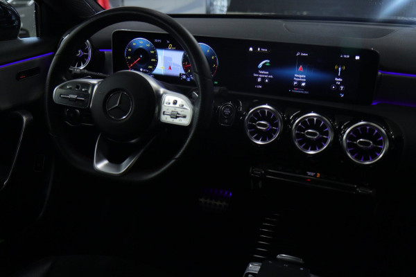 Mercedes-Benz A-Klasse 220 AMG-LINE Pano/Sfeer/Camera/Laneassist/Blindspot/VOL