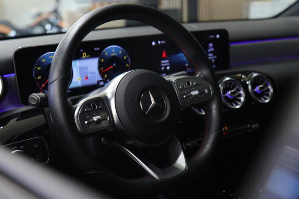 Mercedes-Benz A-Klasse 220 AMG-LINE Pano/Sfeer/Camera/Laneassist/Blindspot/VOL
