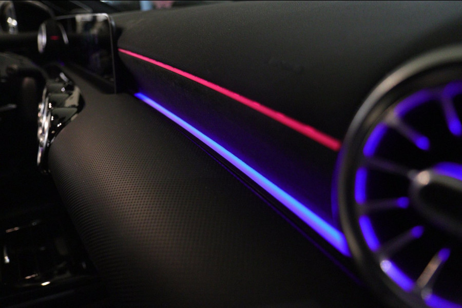 Mercedes-Benz A-Klasse 220 AMG-LINE Pano/Sfeer/Camera/Laneassist/Blindspot/VOL