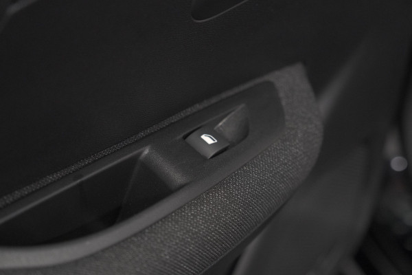 Peugeot 208 1.2 Hybrid 110 e-DCS6 Style | Parkeersensoren | Apple Carplay | Cruise Control | Airco