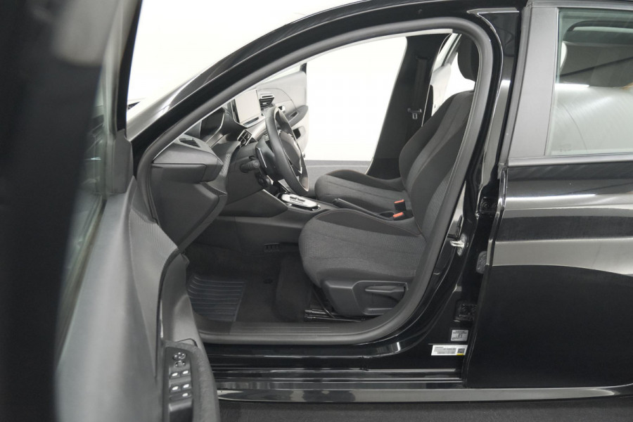 Peugeot 208 1.2 Hybrid 110 e-DCS6 Style | Parkeersensoren | Apple Carplay | Cruise Control | Airco