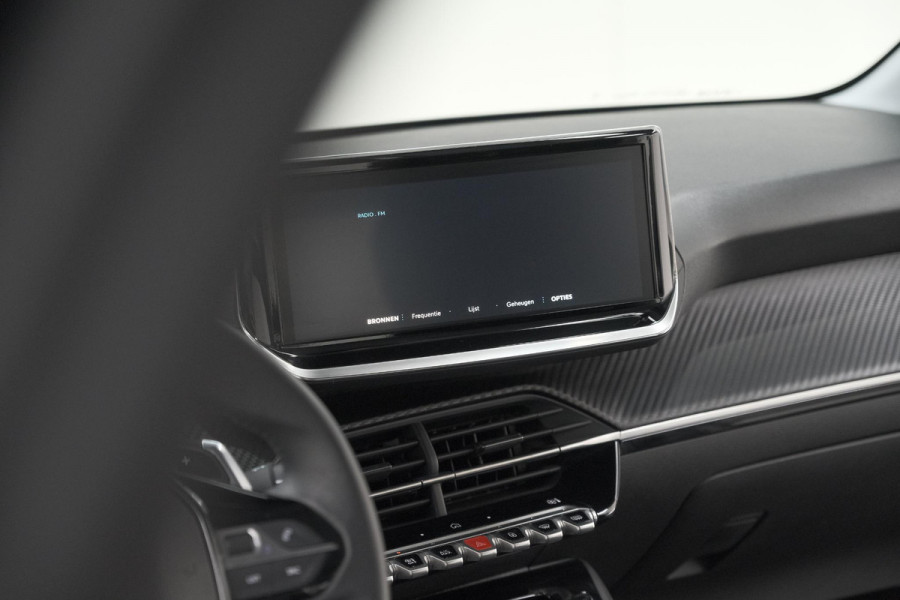 Peugeot 208 1.2 Hybrid 110 e-DCS6 Style | Parkeersensoren | Apple Carplay | Cruise Control | Airco