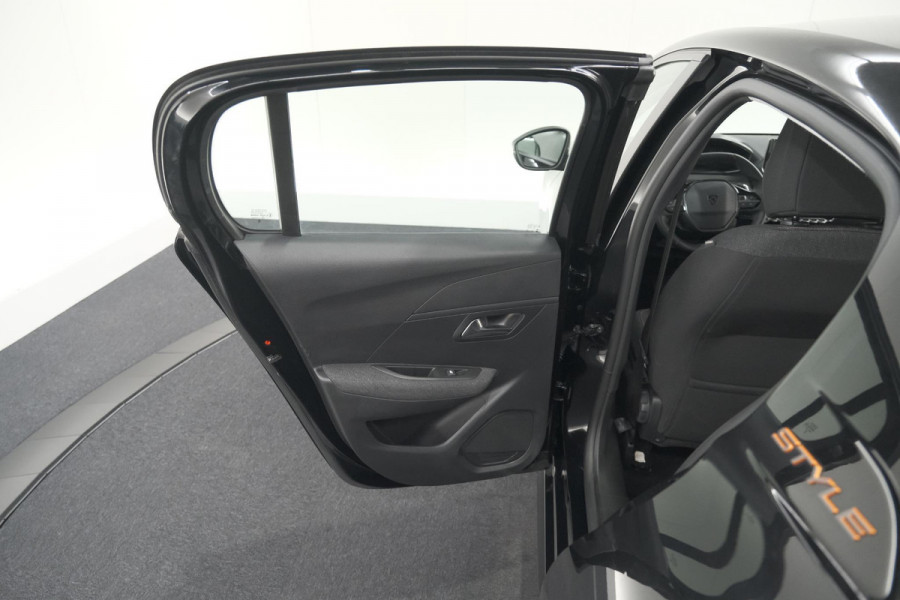 Peugeot 208 1.2 Hybrid 110 e-DCS6 Style | Parkeersensoren | Apple Carplay | Cruise Control | Airco