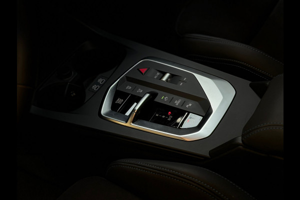 BMW 1-serie 120 M Sport Design Edition |FABRIEKSGARANTIE|DEALER ONDERHOUDEN|KEYLESS|CARPLAY|CAMERA|19INCH|SFEERVERLICHTING|