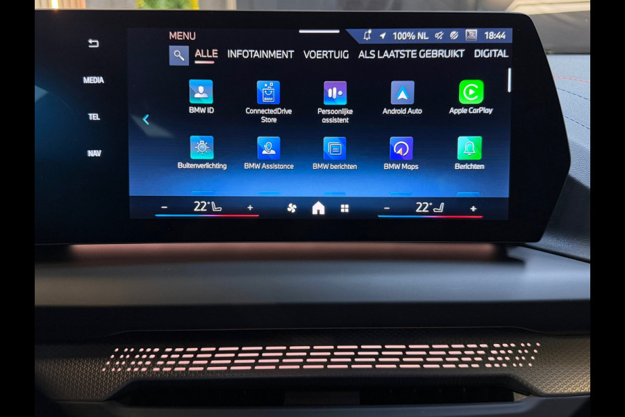 BMW 1-serie 120 M Sport Design Edition |FABRIEKSGARANTIE|DEALER ONDERHOUDEN|KEYLESS|CARPLAY|CAMERA|19INCH|SFEERVERLICHTING|