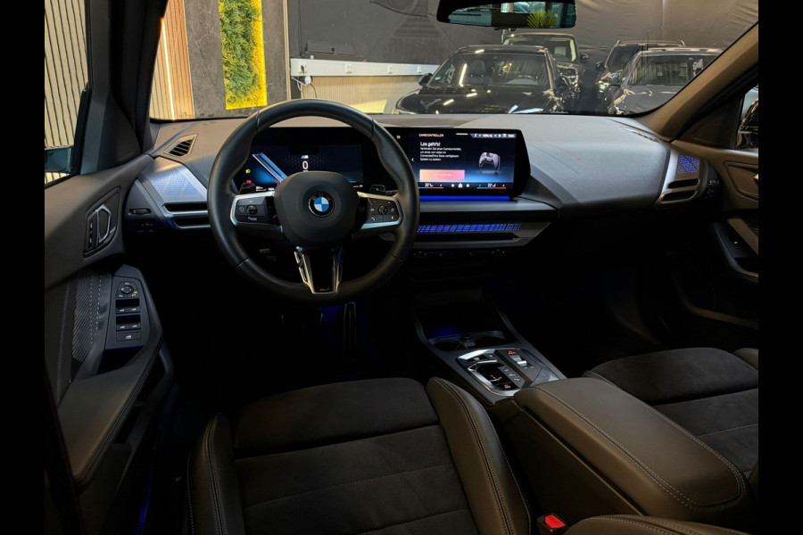 BMW 1-serie 120 M Sport Design Edition |FABRIEKSGARANTIE|DEALER ONDERHOUDEN|KEYLESS|CARPLAY|CAMERA|19INCH|SFEERVERLICHTING|