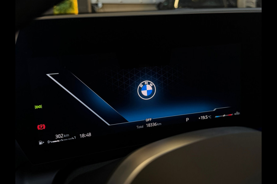 BMW 1-serie 120 M Sport Design Edition |FABRIEKSGARANTIE|DEALER ONDERHOUDEN|KEYLESS|CARPLAY|CAMERA|19INCH|SFEERVERLICHTING|