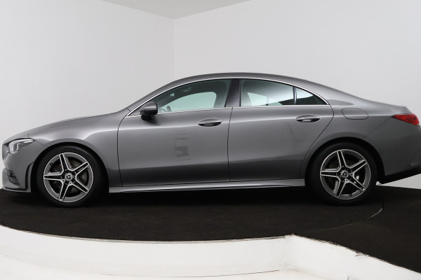 Mercedes-Benz CLA-Klasse 200 Business Solution AMG (SFEERVERLICHTING, CAMERA, LED, STOELVERWARMING, DEALER ONDERHOUDEN)