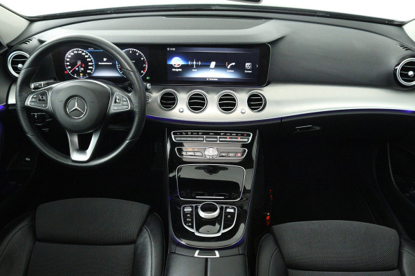 Mercedes-Benz E-Klasse 200 Premium (PANORAMADAK, SFEEVERLICHTING, CAMERA, STOELVERWARMING, DEALER ONDERHOUDEN)