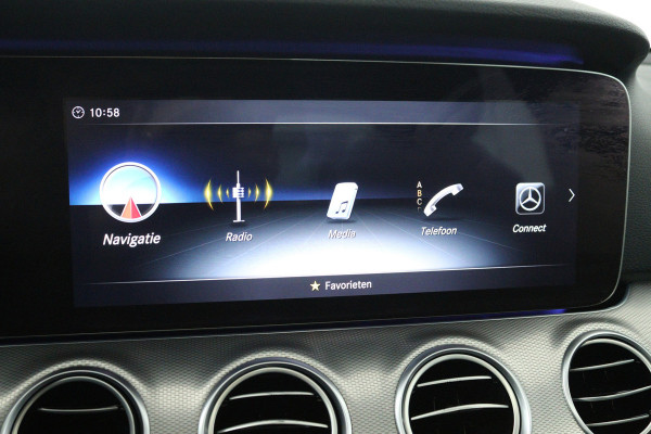 Mercedes-Benz E-Klasse 200 Premium (PANORAMADAK, SFEEVERLICHTING, CAMERA, STOELVERWARMING, DEALER ONDERHOUDEN)