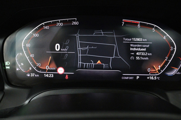 BMW 3-serie 330i High Executive (PANORAMADAK, STOELVERWARMING, CAMERA, COMFORTZETELS, DEALER ONDERHOUDEN)