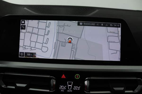 BMW 3-serie 330i High Executive (PANORAMADAK, STOELVERWARMING, CAMERA, COMFORTZETELS, DEALER ONDERHOUDEN)