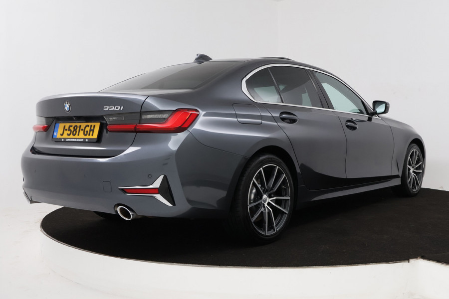 BMW 3-serie 330i High Executive (PANORAMADAK, STOELVERWARMING, CAMERA, COMFORTZETELS, DEALER ONDERHOUDEN)