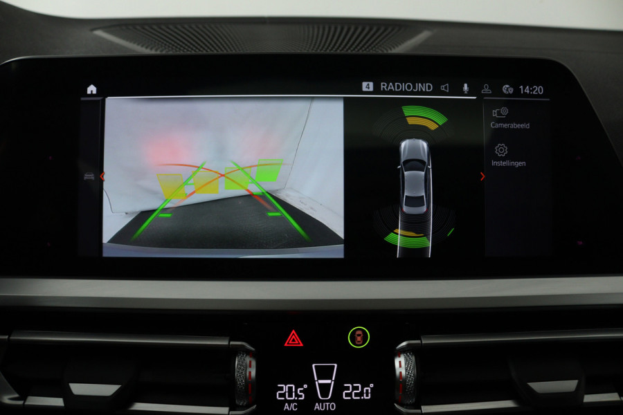 BMW 3-serie 330i High Executive (PANORAMADAK, STOELVERWARMING, CAMERA, COMFORTZETELS, DEALER ONDERHOUDEN)