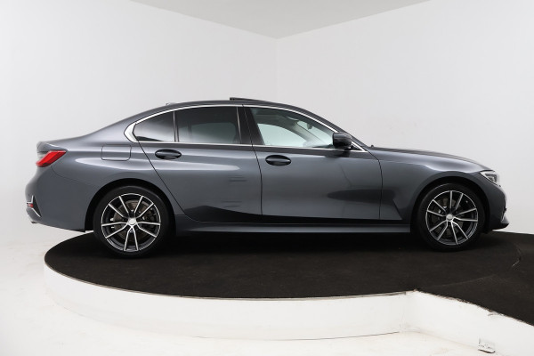 BMW 3-serie 330i High Executive (PANORAMADAK, STOELVERWARMING, CAMERA, COMFORTZETELS, DEALER ONDERHOUDEN)