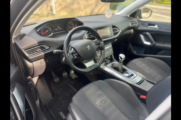 Peugeot 308 1.2 PureTech Allure Camera Full Led Carplay 5drs Zuinig en betrouwbaar