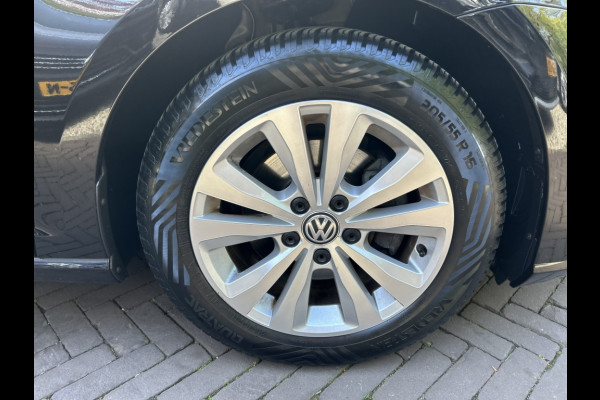 Volkswagen Golf Variant 1.5 TSI 130pk Bns Navi, CarPlay, Trekhaak, Stoelverwarming