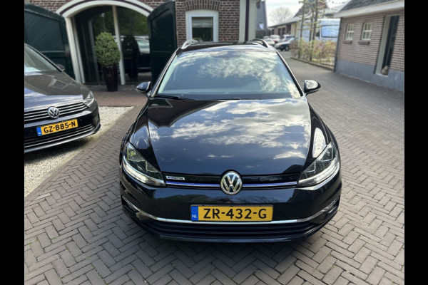 Volkswagen Golf Variant 1.5 TSI 130pk Bns Navi, CarPlay, Trekhaak, Stoelverwarming