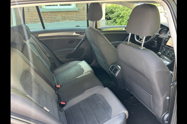 Volkswagen Golf Variant 1.5 TSI 130pk Bns Navi, CarPlay, Trekhaak, Stoelverwarming
