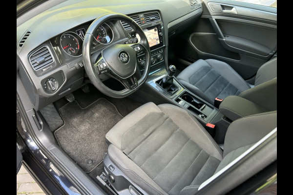 Volkswagen Golf Variant 1.5 TSI 130pk Bns Navi, CarPlay, Trekhaak, Stoelverwarming