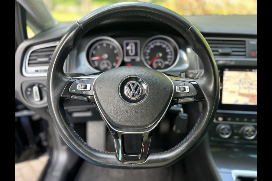 Volkswagen Golf Variant 1.5 TSI 130pk Bns Navi, CarPlay, Trekhaak, Stoelverwarming