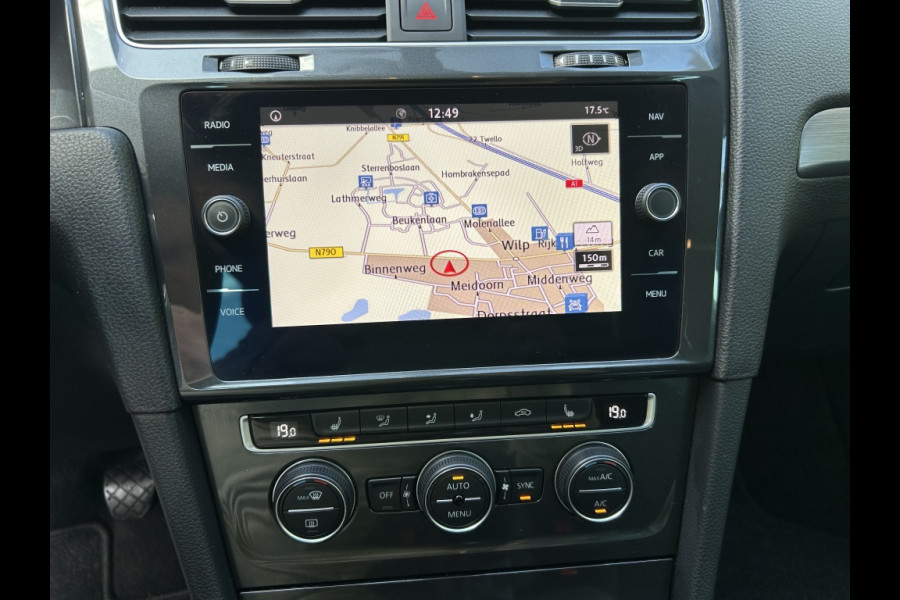 Volkswagen Golf Variant 1.5 TSI 130pk Bns Navi, CarPlay, Trekhaak, Stoelverwarming