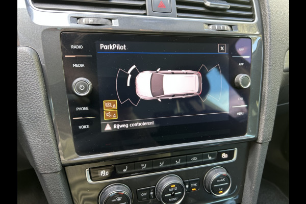 Volkswagen Golf Variant 1.5 TSI 130pk Bns Navi, CarPlay, Trekhaak, Stoelverwarming