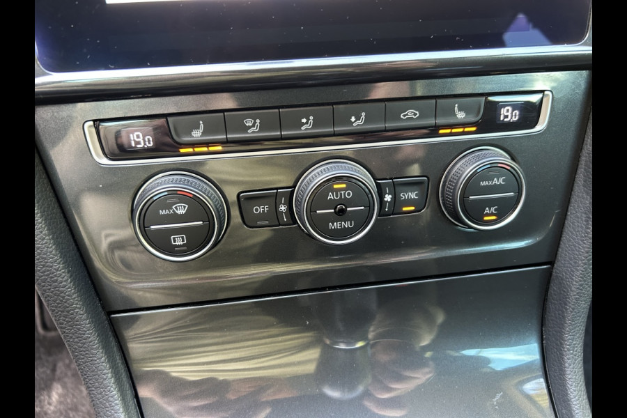 Volkswagen Golf Variant 1.5 TSI 130pk Bns Navi, CarPlay, Trekhaak, Stoelverwarming