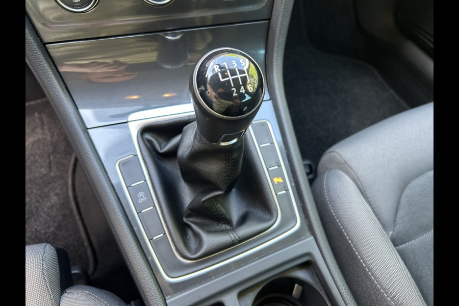 Volkswagen Golf Variant 1.5 TSI 130pk Bns Navi, CarPlay, Trekhaak, Stoelverwarming