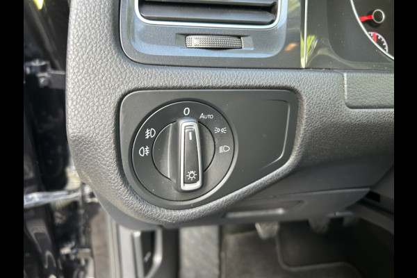 Volkswagen Golf Variant 1.5 TSI 130pk Bns Navi, CarPlay, Trekhaak, Stoelverwarming