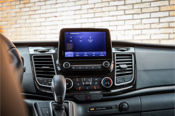 Ford Transit Custom MS-RT 320 2.0 TDCI L2H1 DC | ACC | BLIS | Bi-Xenon | Elek stoel | CarPlay | Navigatie | Camera | Stoelverwarming | L+R Schuifdeur | Lederen bekleding | Spoiler-pakket | Nieuwe APK | Verlengde fabrieksgarantie