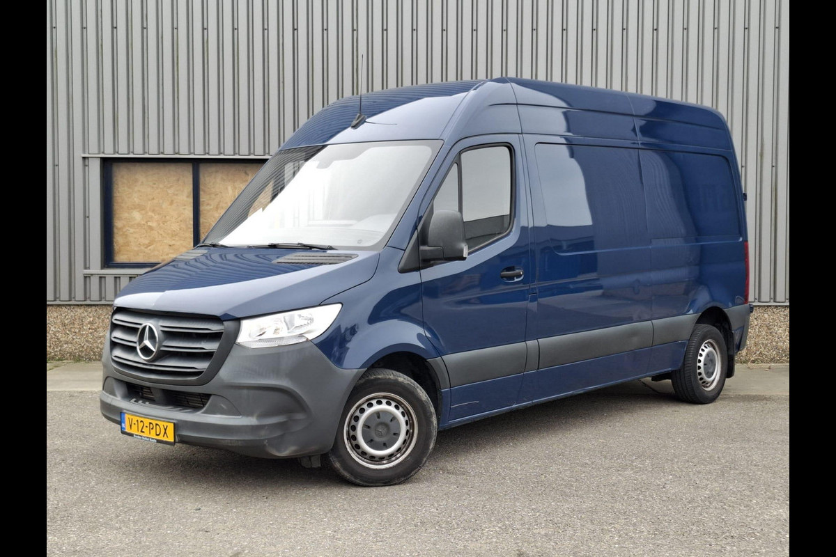 Mercedes-Benz Sprinter 311 2.2 CDI L2H2 AIRCO / CAMERA / 3 ZITS / DEALER ONDERHOUDEN / NAVI