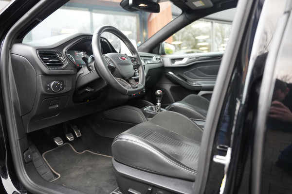 Ford Focus 2.3 EcoBoost ST-X Panoramadak Milltek LED B&O Headup Stuurverw.